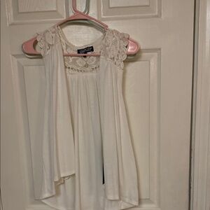 Almost famous. Flowy vest / Cream Lace-Sleeve Women's Top